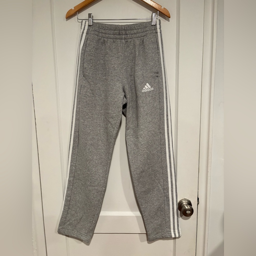 Adidas mens Gray Sweatpants small 3 stripes